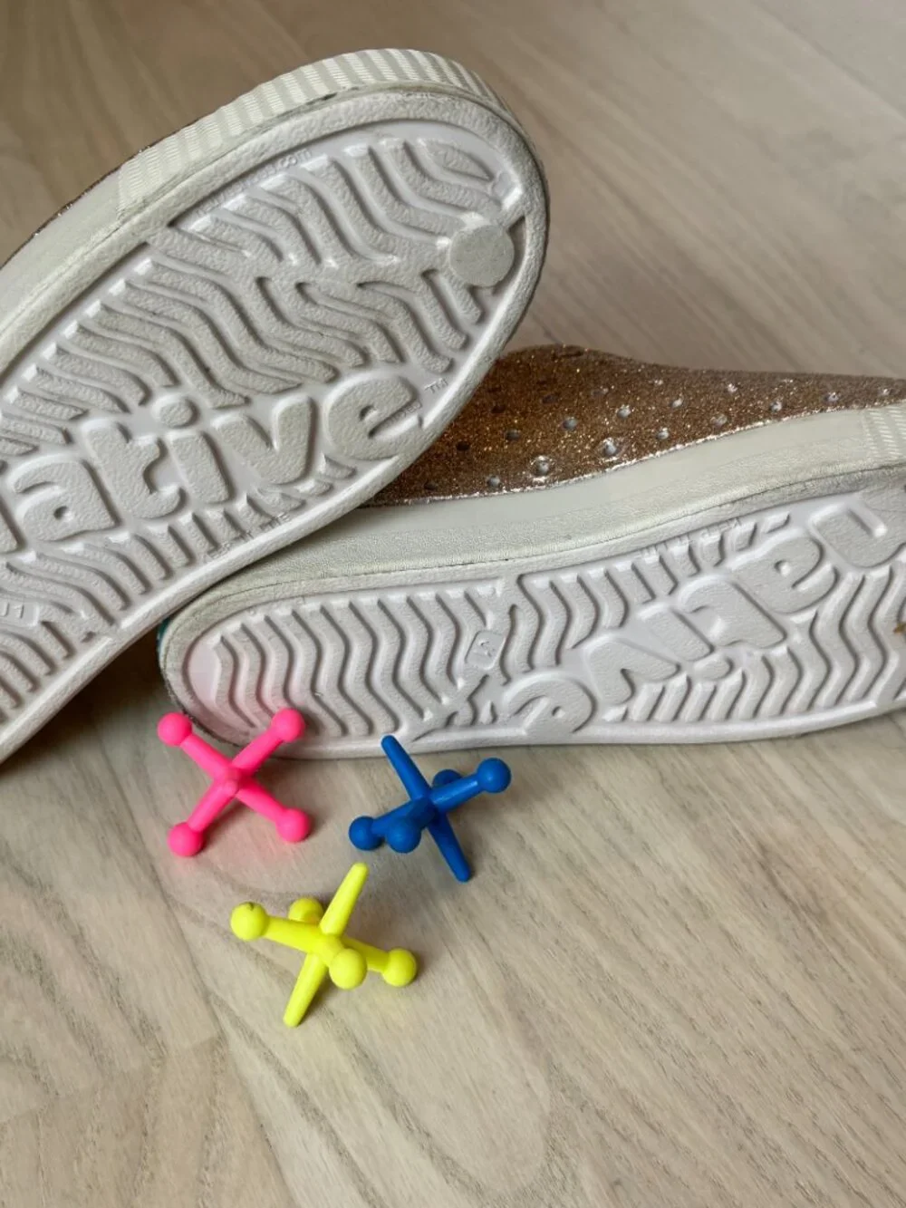 Native Kids Shoes Bio-Bling  Gold Glitter J1 (Size 1)